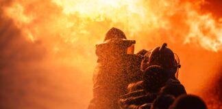 Motorola Solutions oferuje agencjom bezpieczeństwa publicznego usługę łączności opartą na chmurze Motorola Solutions